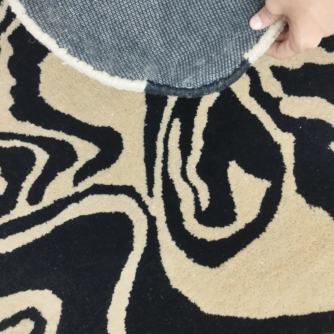Organic swirl design runner rug in hallway