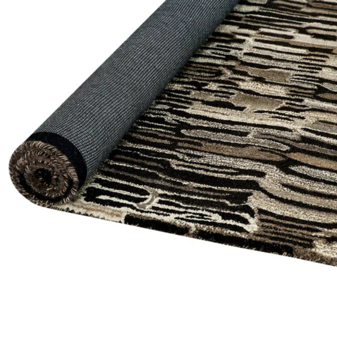 Hand-tufted beige wool rug with minimalist style