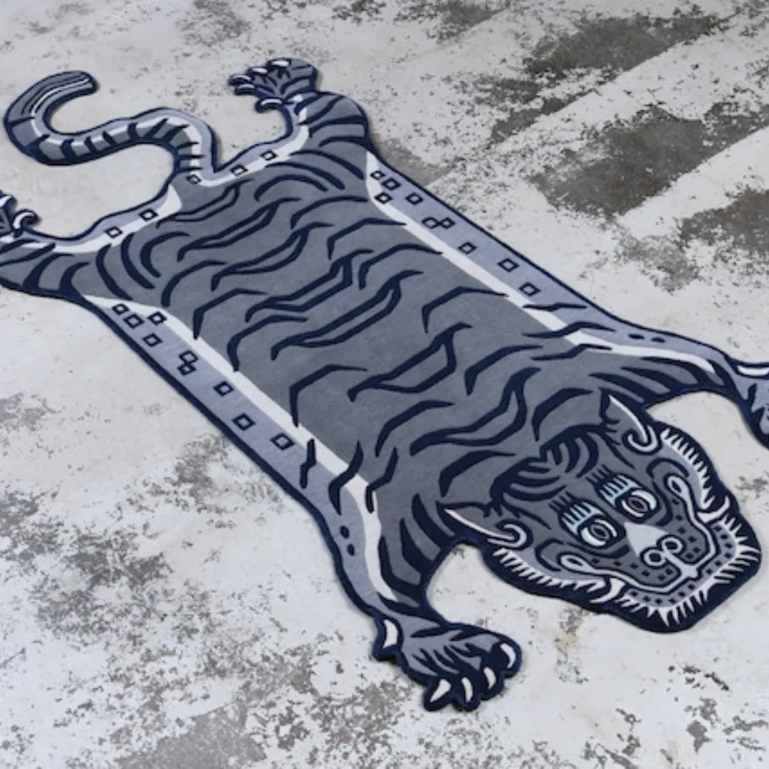 Black traditional tiger rug with grey tones and bold stripes