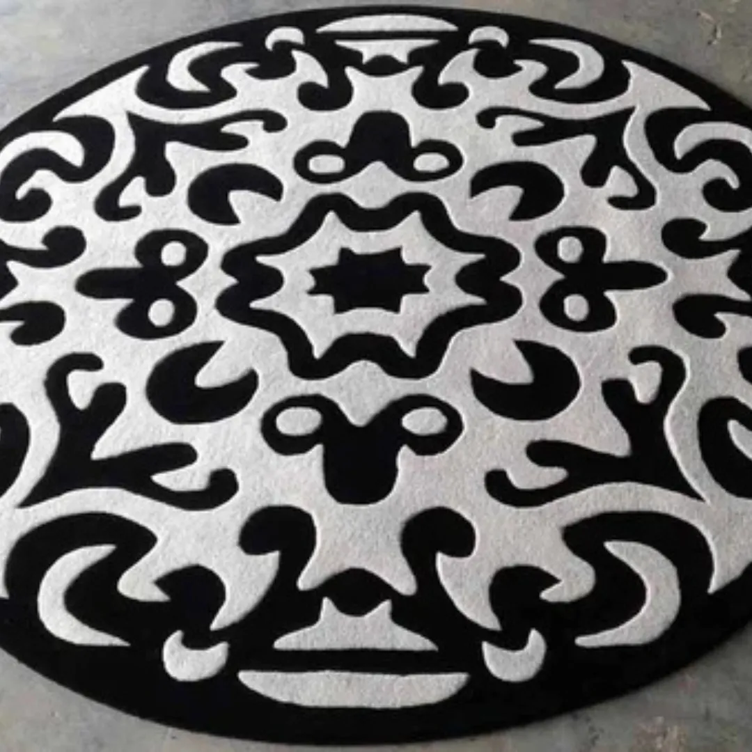 Classic black art pattern on white round rug
