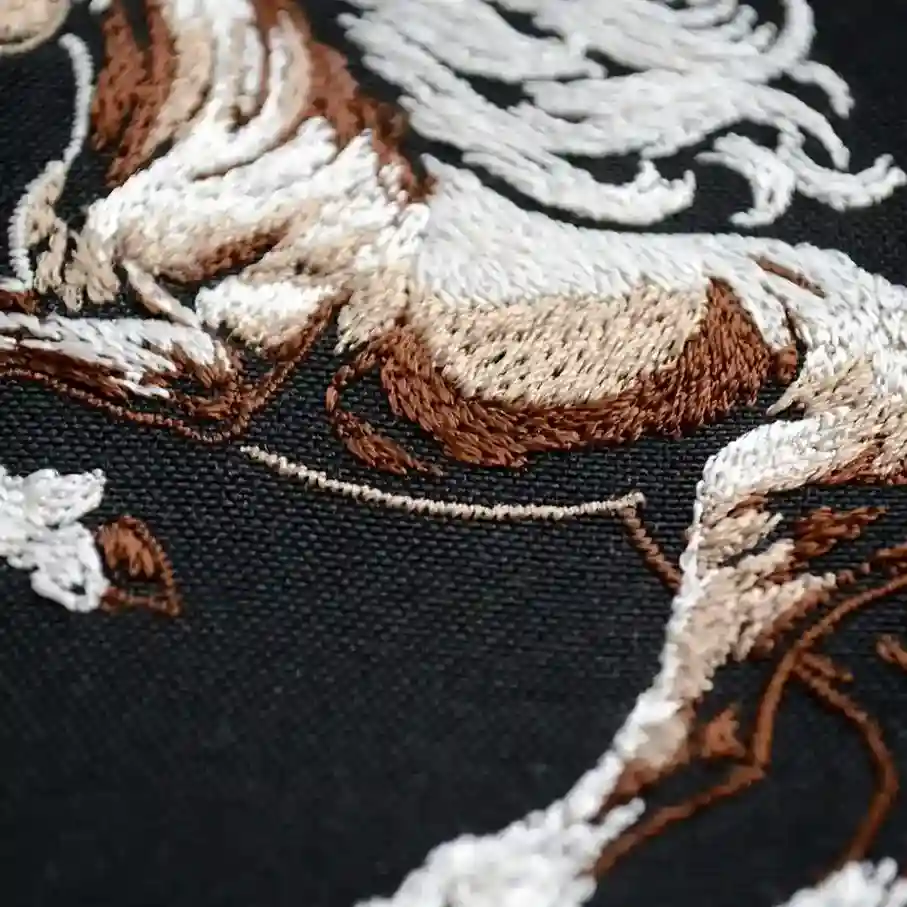 noble horse tee