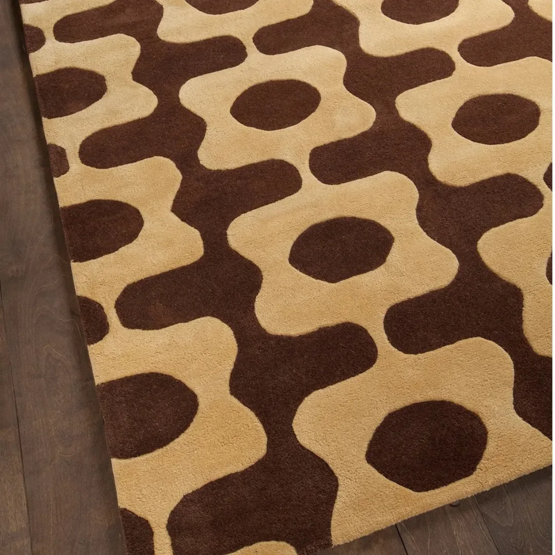 Mid-century modern area rug with oversized shapes