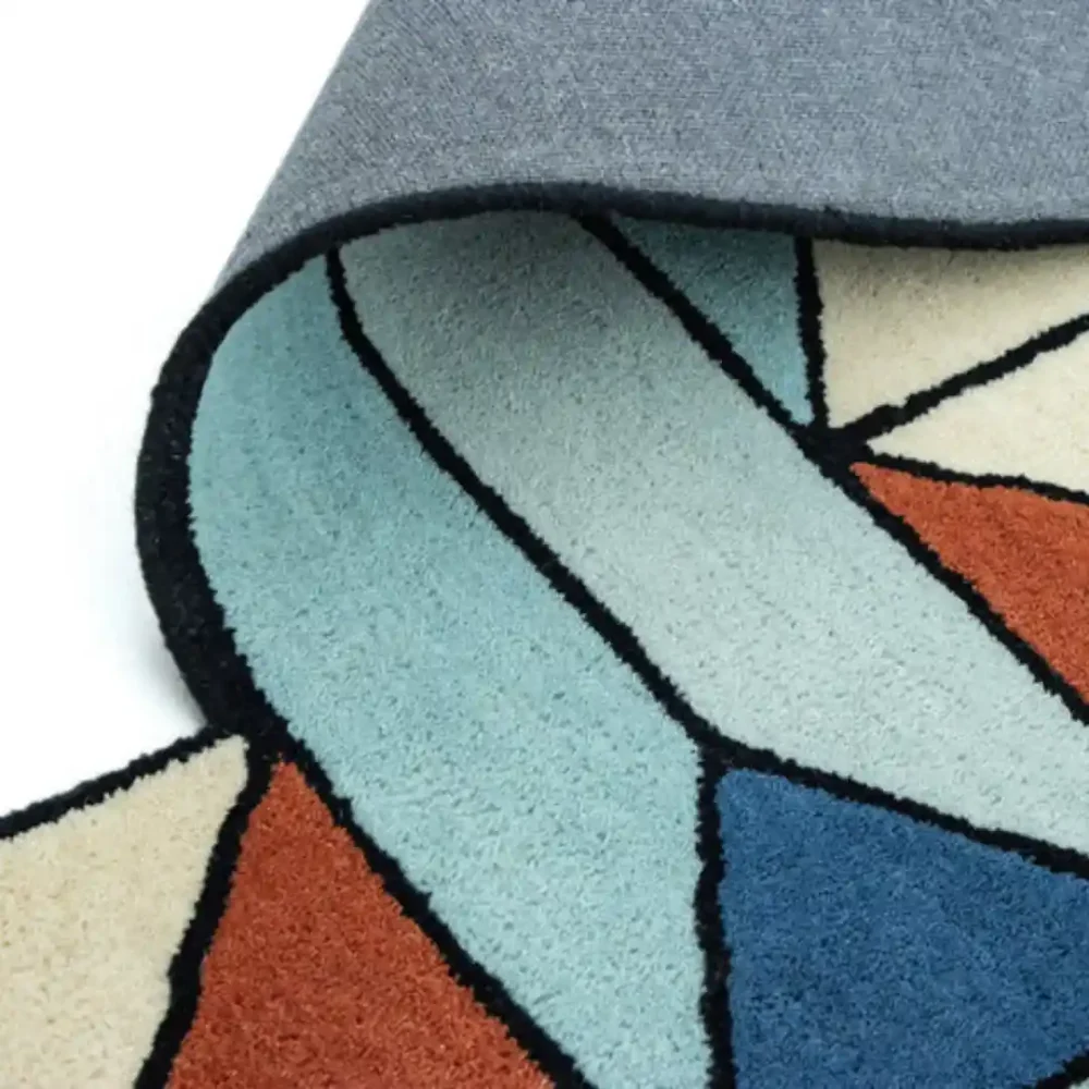 Geometric Horizon Rug