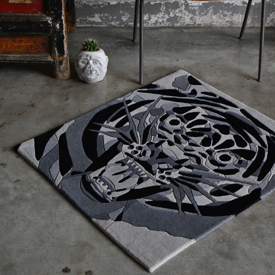 Nyvora Tattoo Rug Hand-Tufted Nyvora Wool Rug with Modern Abstract Tiger Artwork for Contemporary Interiors