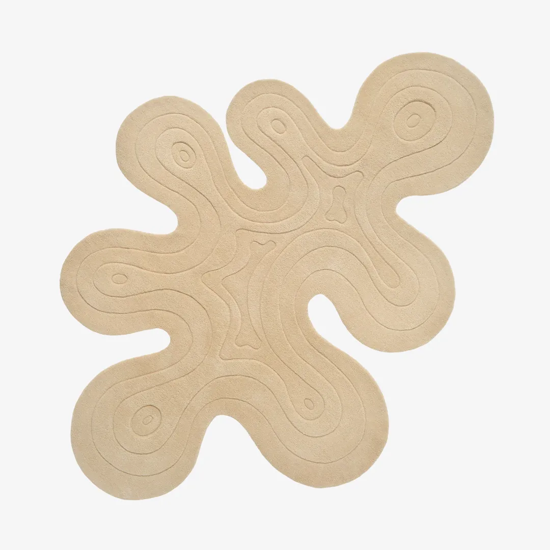 Sand Wave Rug Sand Wave Rug featuring fluid organic shape in soft beige tones – handmade tufted rug by Sneagear