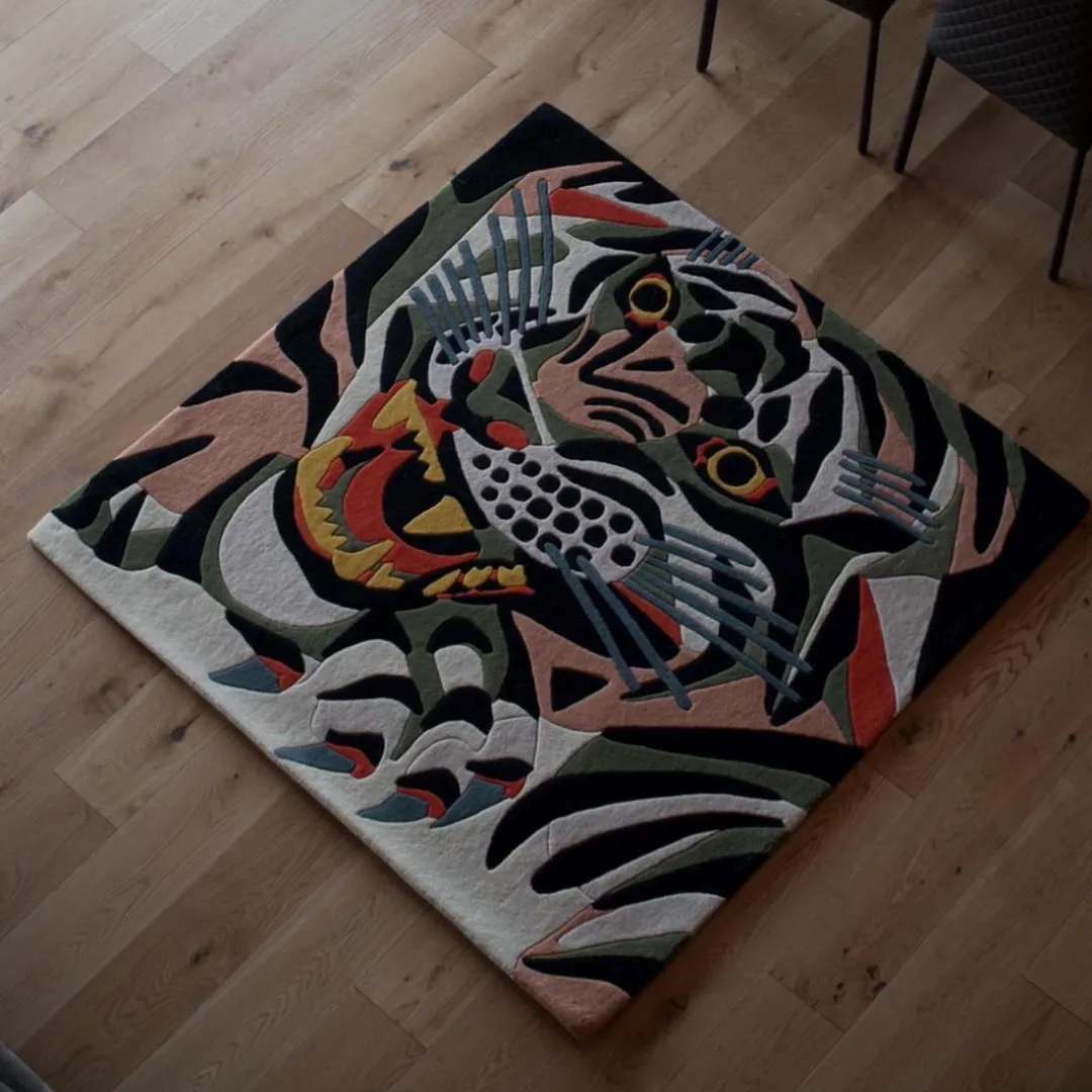 Stravon Rug Stravon Hand-Tufted Wool Rug with Bold Tiger-Inspired Design in Green and Red