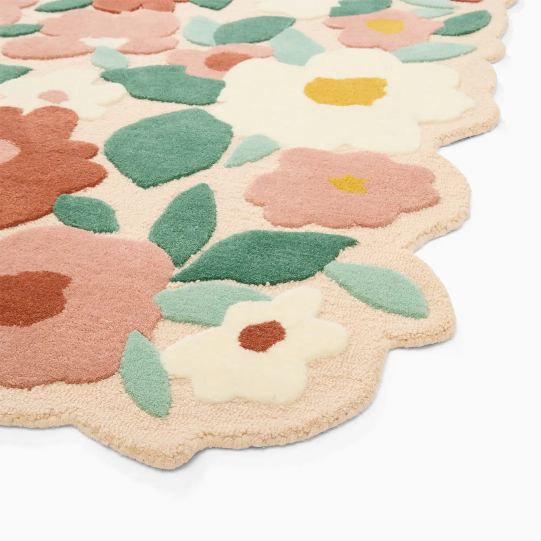 Terra Rug Hand-tufted Terra Bloom Trail Rug with blooming flowers in terracotta, cream, and green shades
